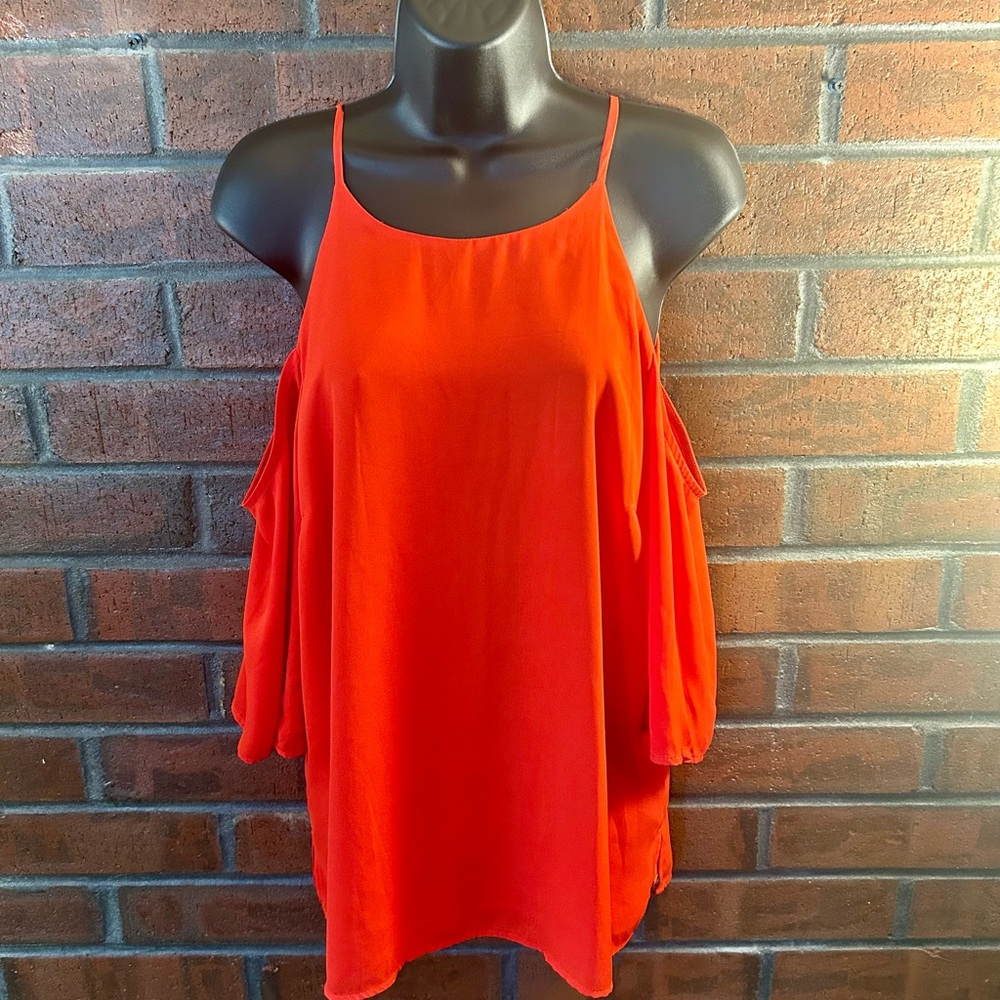 Daniel Rainn Red Cold Shoulder Top L